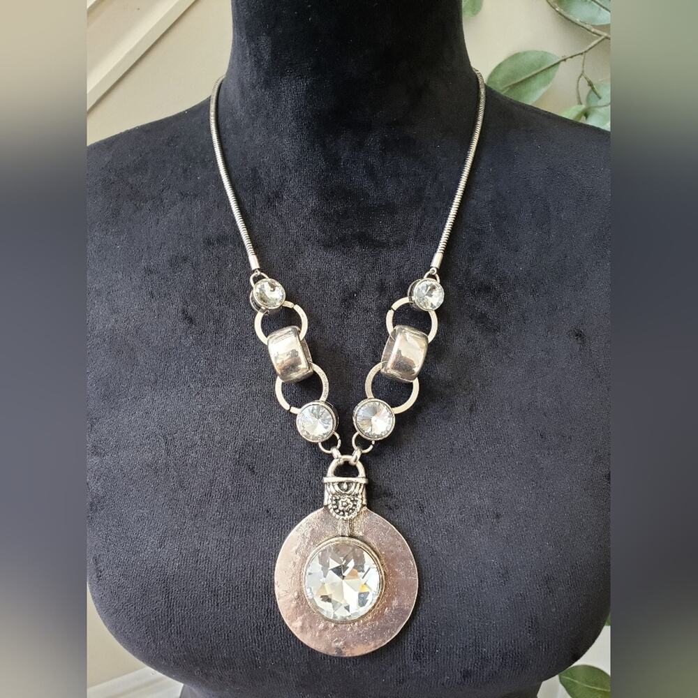 VTG Womens Clear Rivoli Glass Rhinestone Medallion Pendant Necklace w/ Earrings